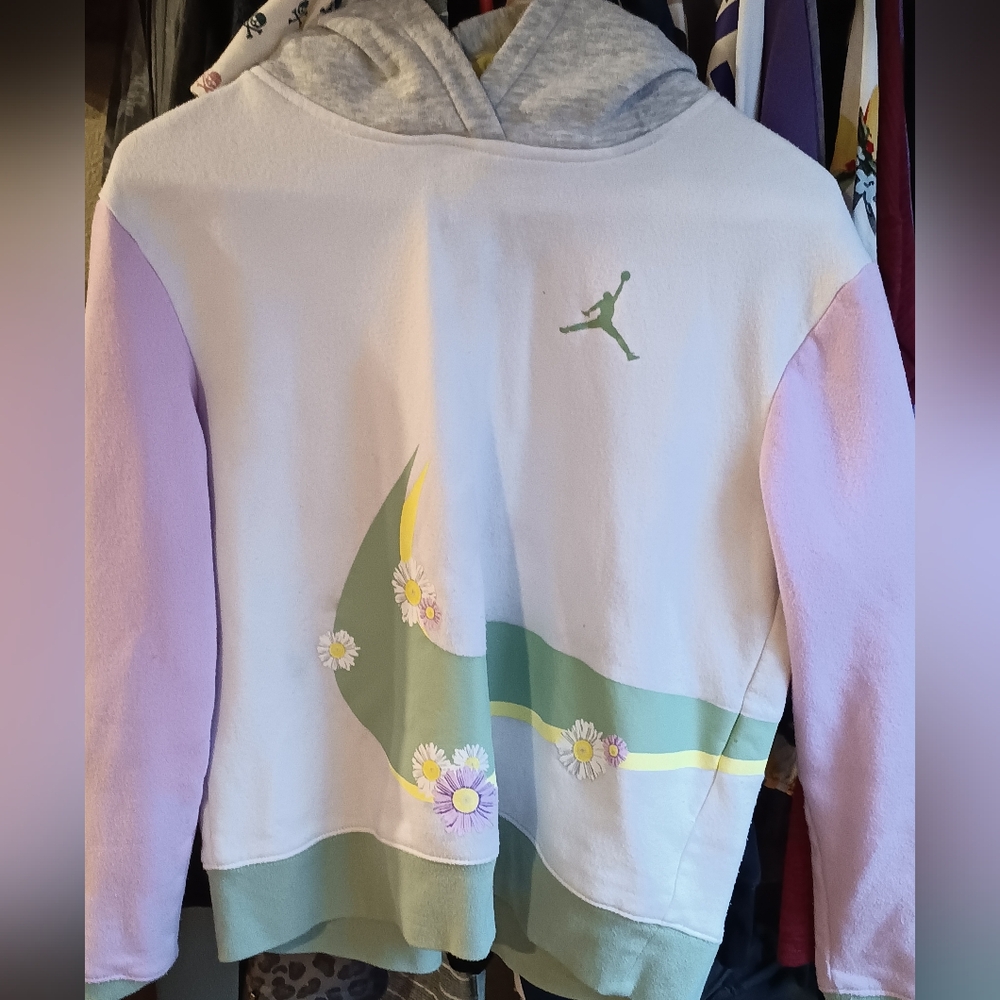 Jordan Girls Hoodie size Xl